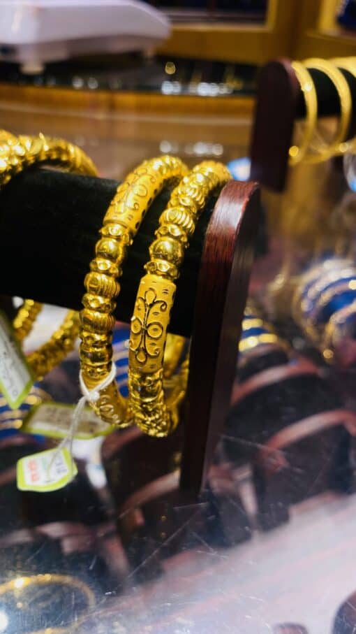 bondhujewellers.com aaj-1-2pcs-bangles-100-101 (21 Karat)