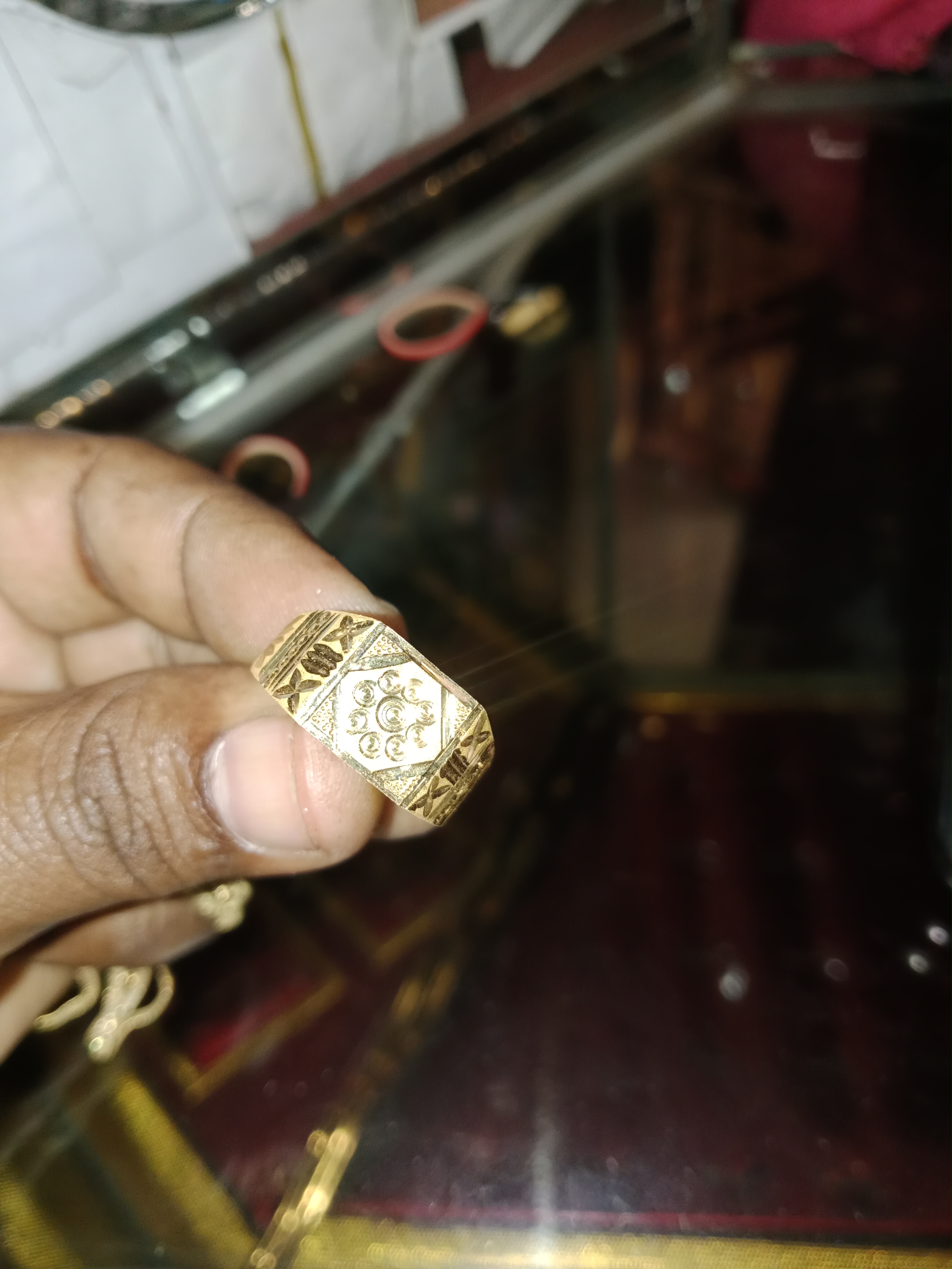 Gold Gents Finger Box Angti